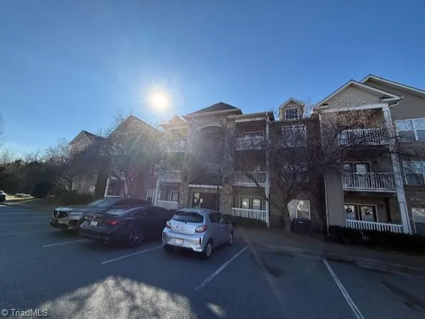 $1,000 | 4455 Brassfield Drive, Unit 311, Winston-Salem, NC 27105