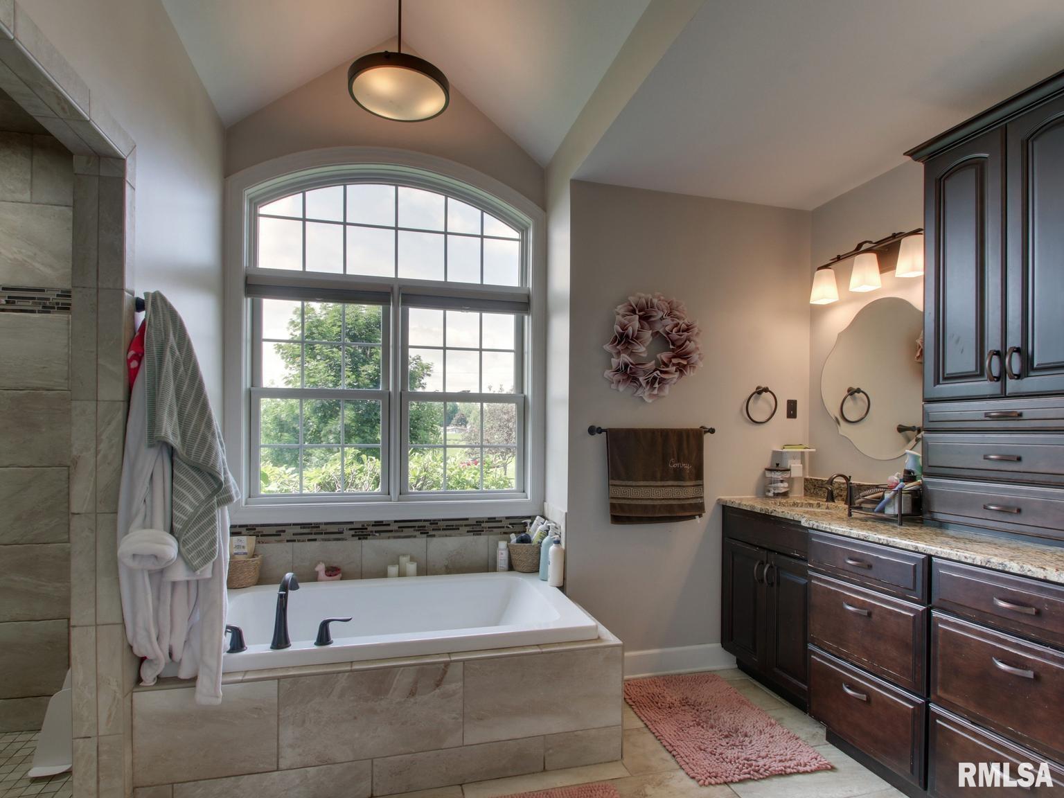 507 East High Street Mendon, IL 62351 - Photo 23 of 43