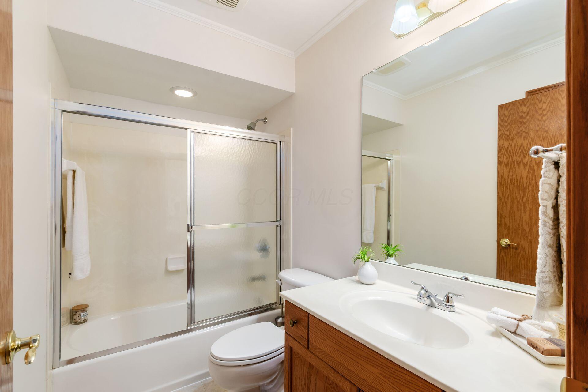 5717 Newgate Road Dublin, OH 43017 - Photo 21 of 33 024_te Rd Dublin OH 43017 USA