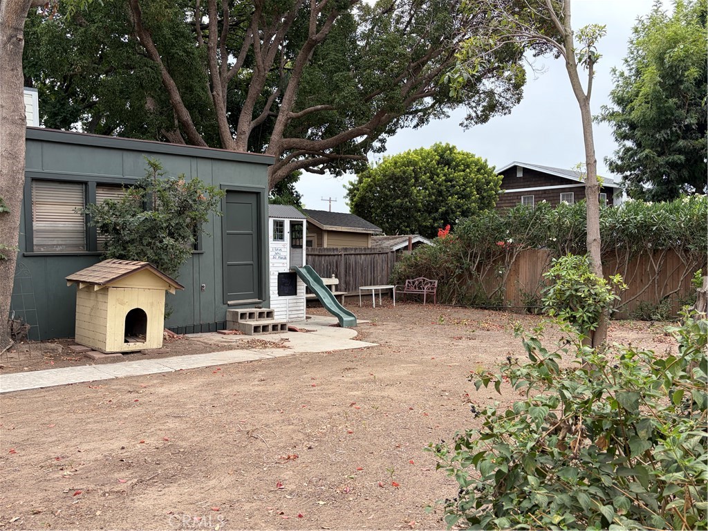 4042 East Ransom Street Long Beach, CA 90804 - Photo 10 of 11 Storage area