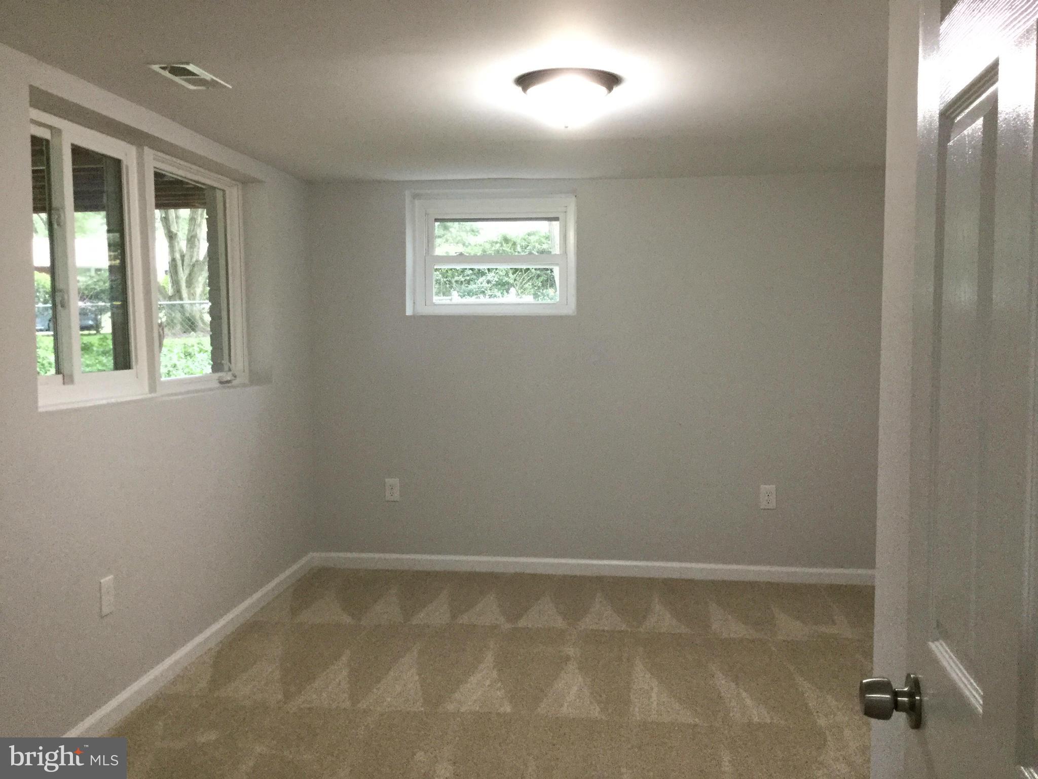 4433 Roundhill Road Alexandria, VA 22310 - Photo 11 of 14 Bedroom