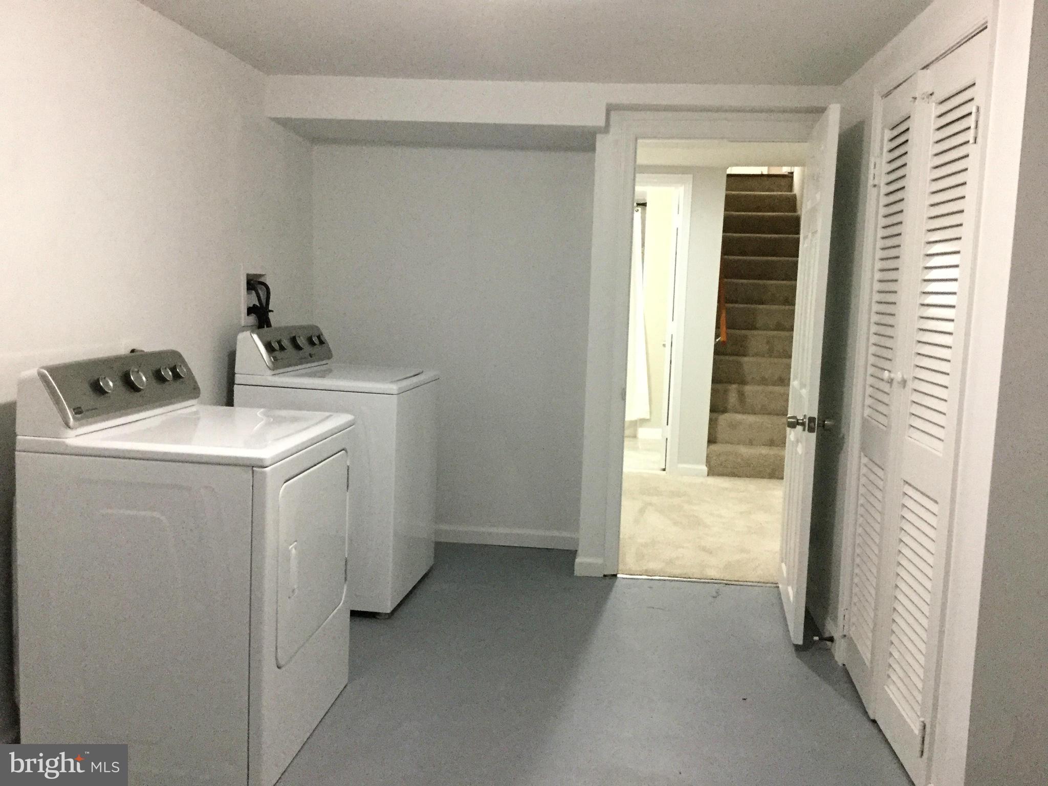 4433 Roundhill Road Alexandria, VA 22310 - Photo 10 of 14 Interior (General)
