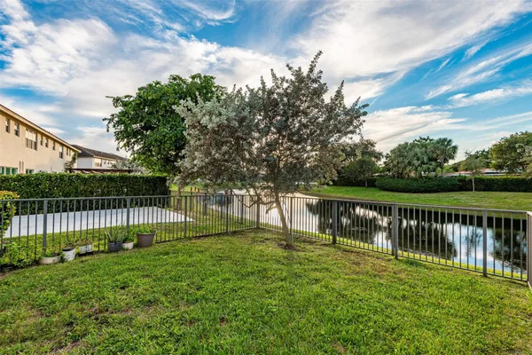 $455,000 | 4339 Lago Drive, Unit 4339, Pompano Beach, FL 33064