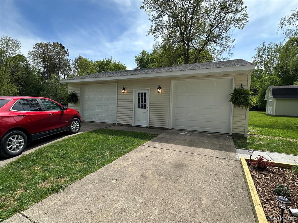 6161 East River Road Flushing, MI 48433 - Photo 15 of 63