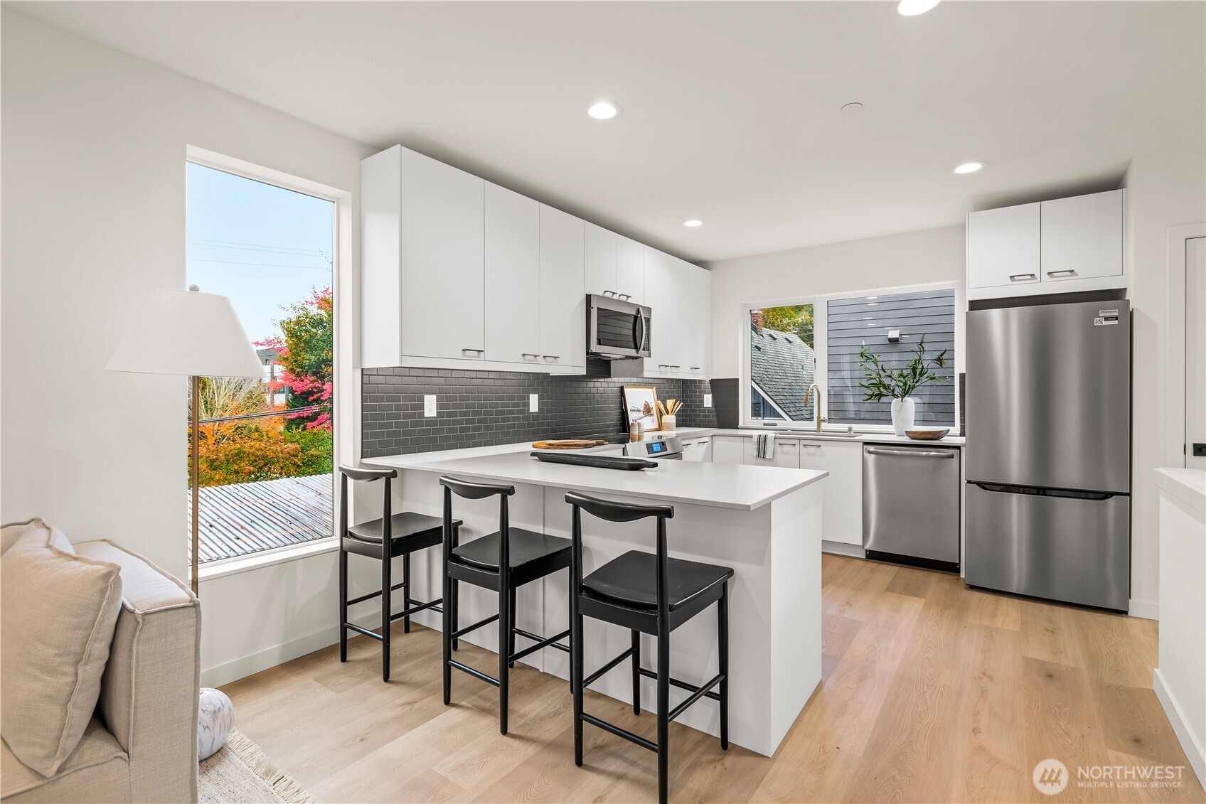 4107 25th Avenue Southwest Seattle, WA 98106 - Photo 9 of 36