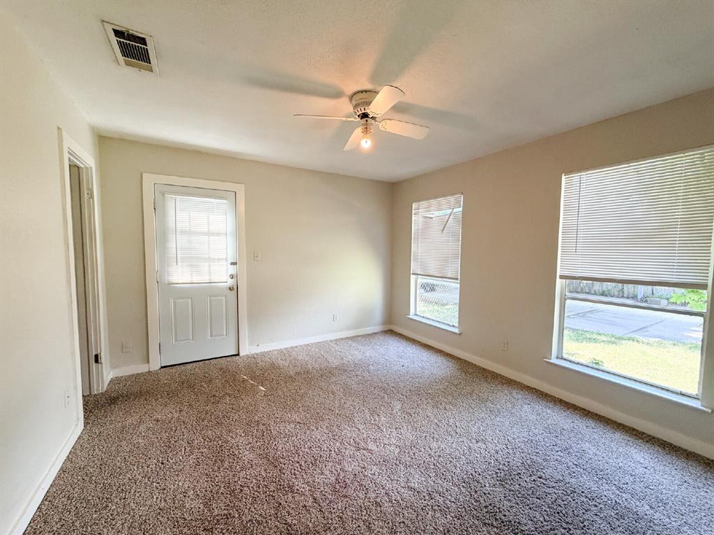 1705 North Robinson Street Cleburne, TX 76031 - Photo 12 of 16