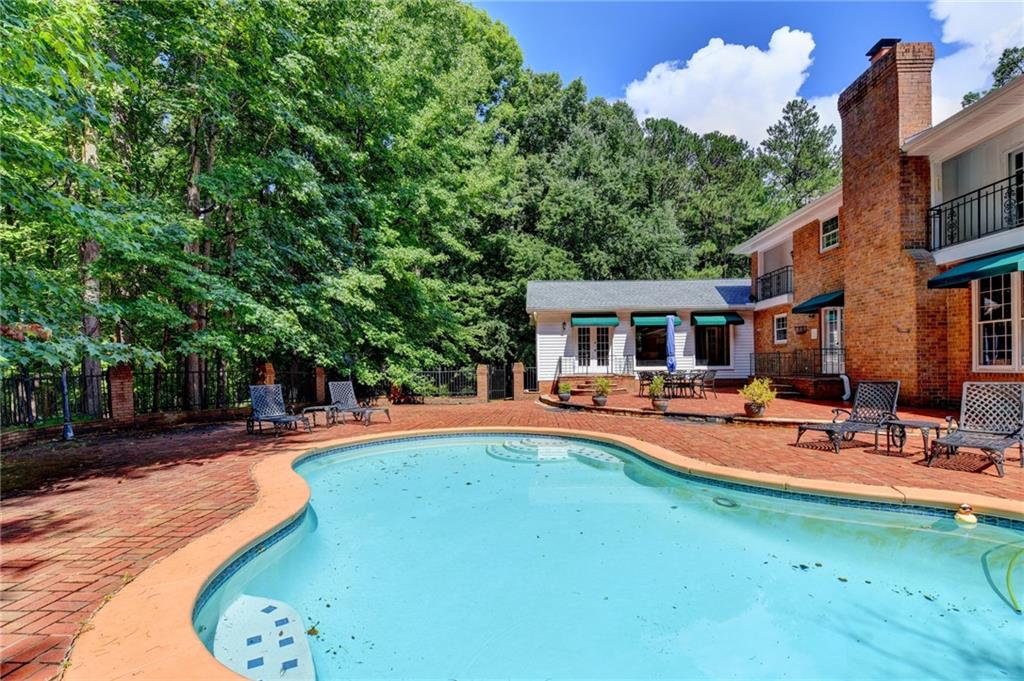385 5 Acre Road Alpharetta, GA 30004 - Photo 2 of 37