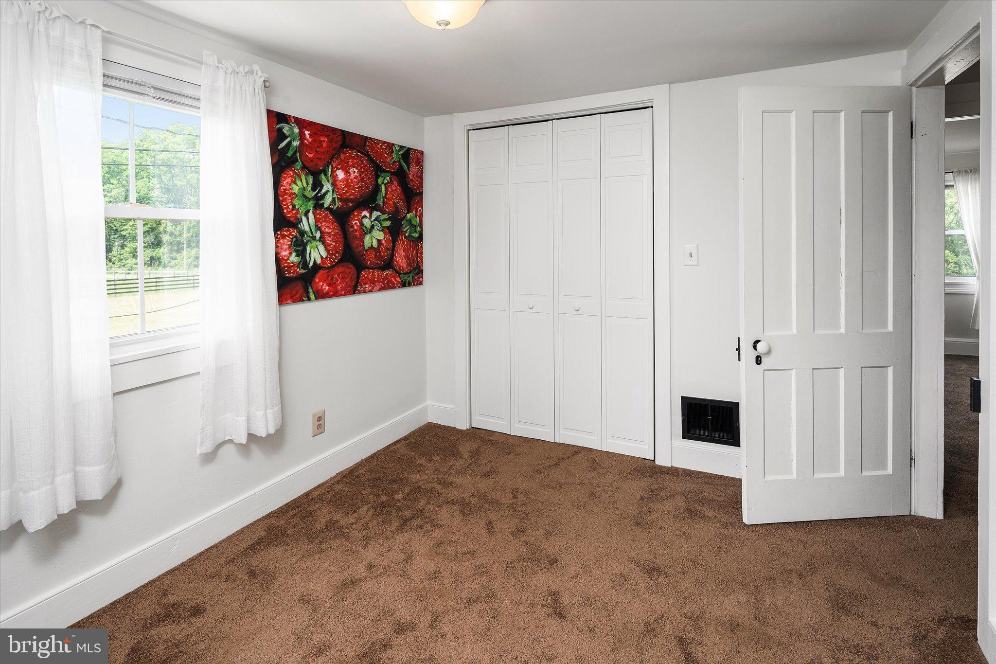 298 Sharon Road Robbinsville, NJ 08691 - Photo 16 of 47