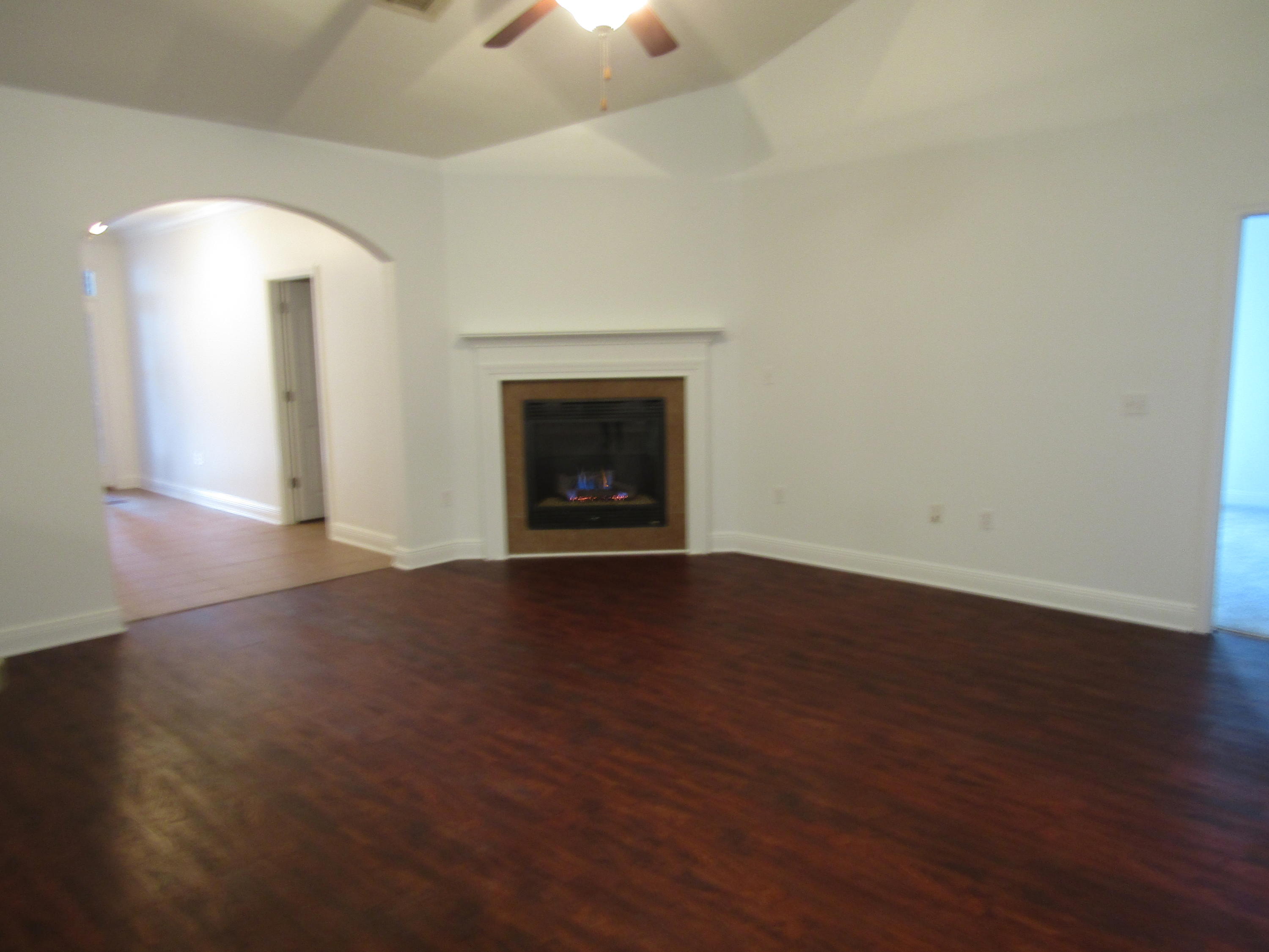 428 Symphony Way Freeport, FL 32439 - Photo 5 of 49 IMG_0271