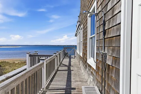 $4,750,000 | 688 Dune Road, West Hampton Dunes, NY 11978
