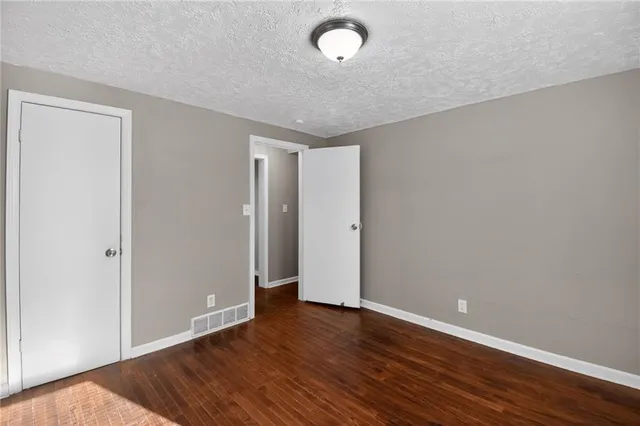 $159,900 | 822 North Crysler Avenue, Independence, MO 64050