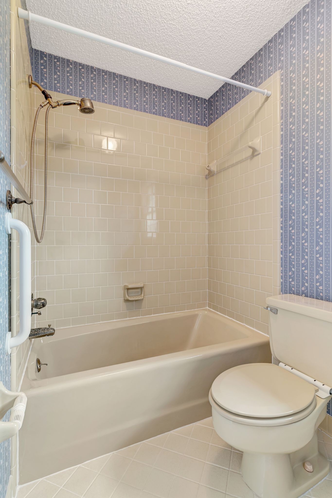 203 Rising Sun Terrace Old Hickory, TN 37138 - Photo 44 of 77 a bathroom with a toilet and a bathtub