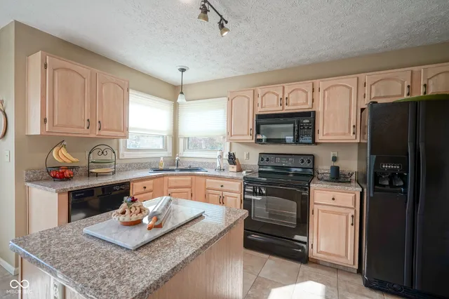 $417,000 | 10331 Blue Fin Drive, Indianapolis, IN 46256