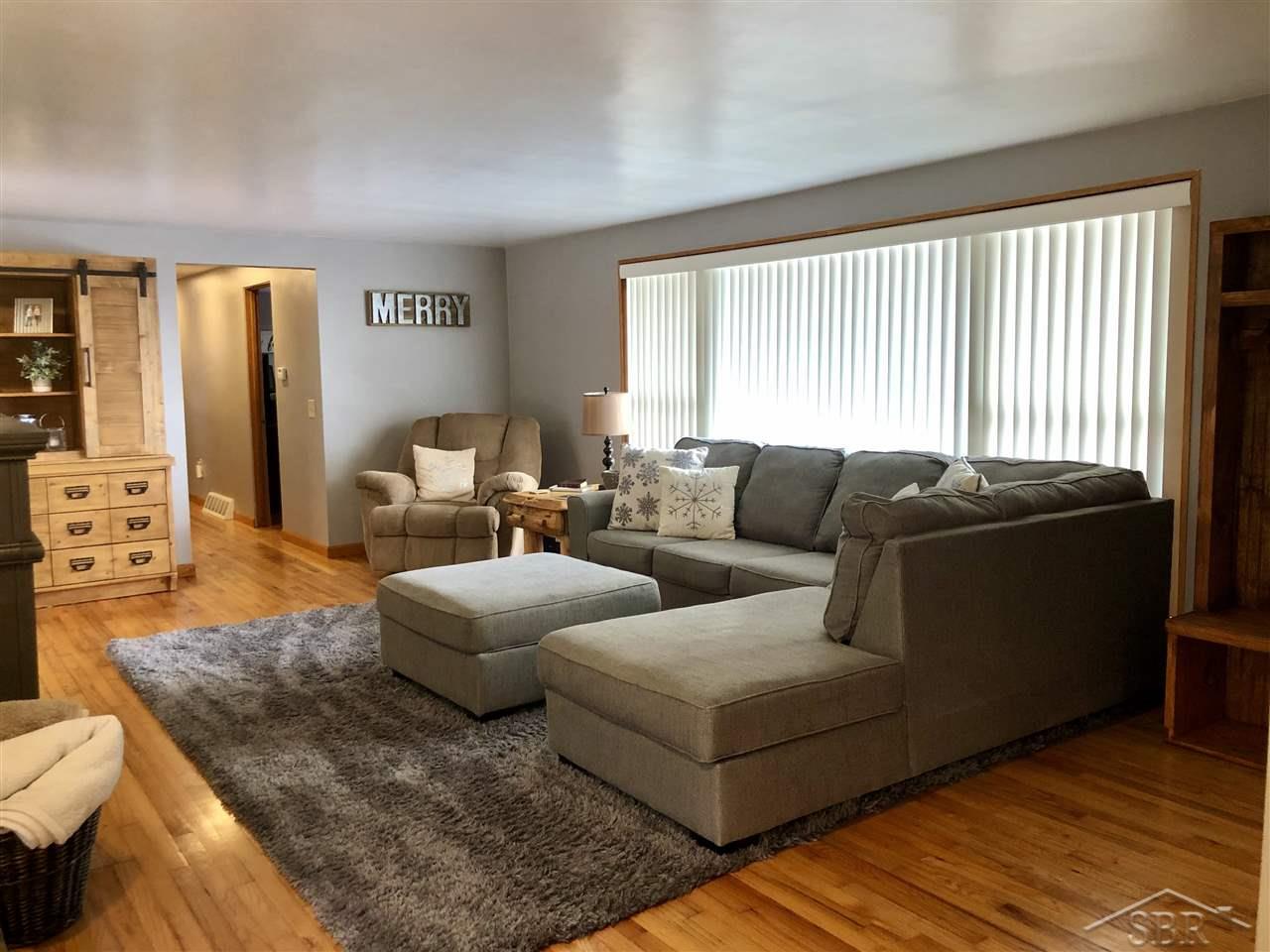 2139 Midland Road Bay City, MI 48706 - Photo 5 of 48 50032754-4.JPG