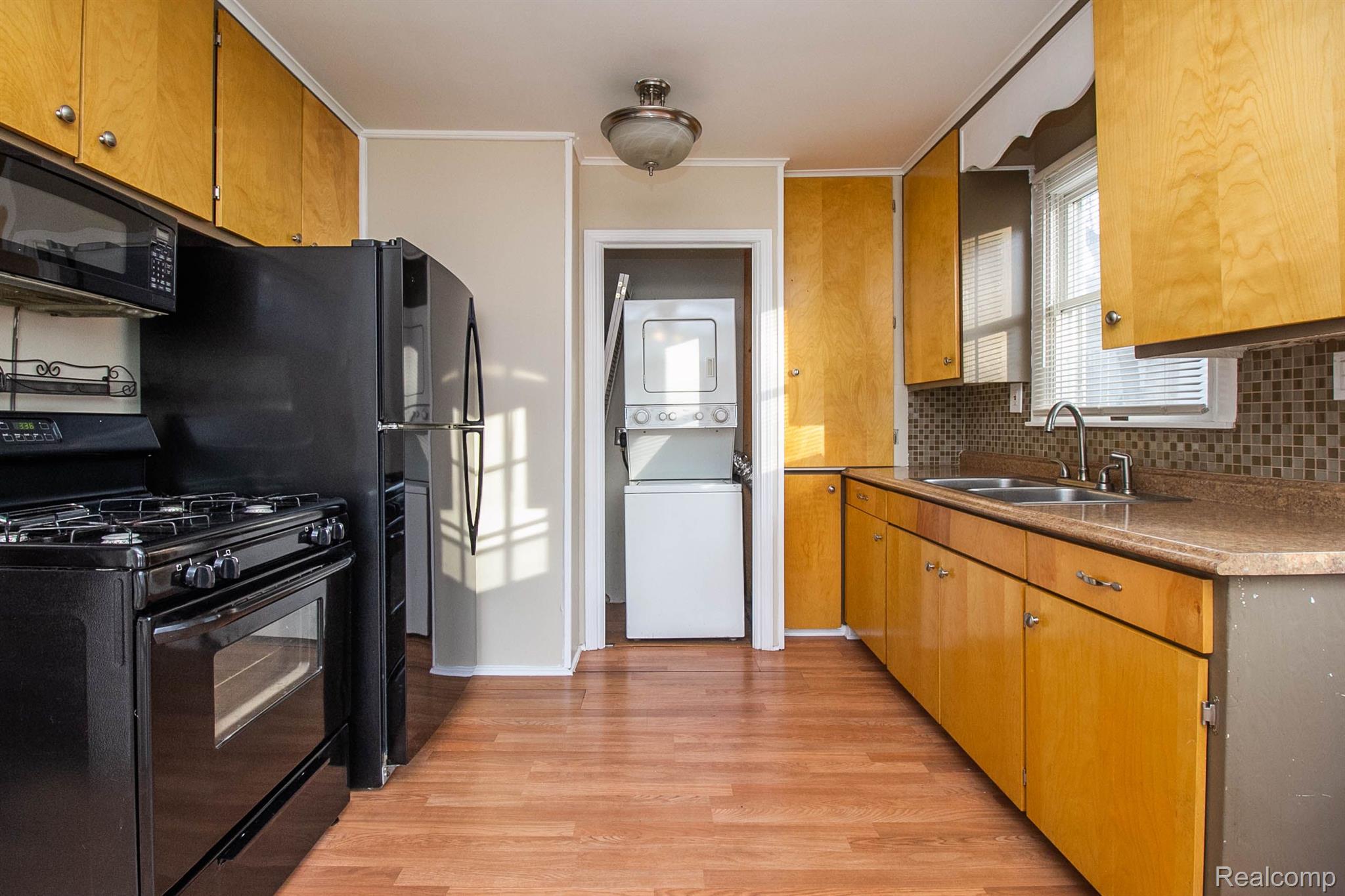3904 Durham Road Royal Oak, MI 48073 - Photo 6 of 21 Gallery Image 6