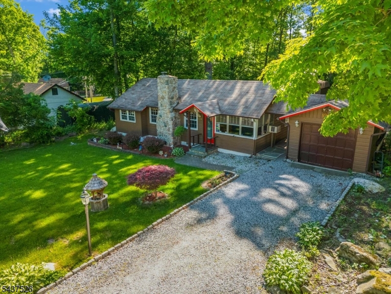 134 Birch Road Vernon, NJ 07422 - Photo 3 of 47