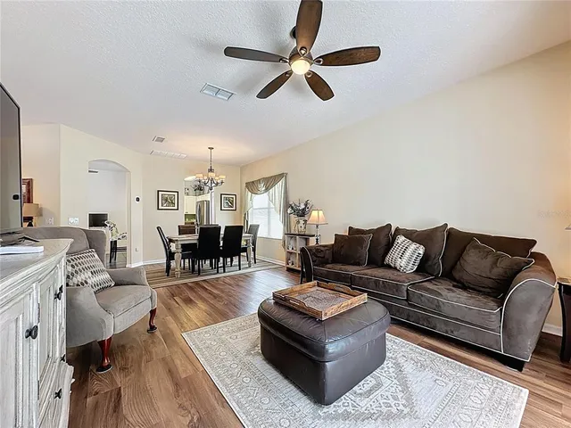 $375,900 | 4122 Hammersmith Drive, Clermont, FL 34711