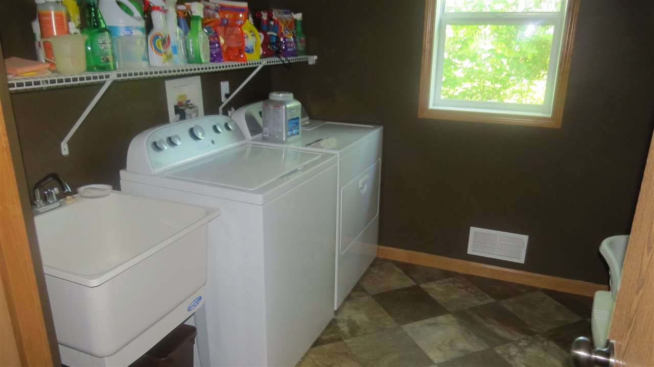495 North Intermediate Lake Road Central Lake, MI 49622 - Photo 23 of 33 1864199-22.JPG