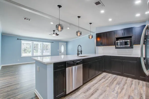 $2,525 | 1833 Grover Drive, Johns Island, SC 29455