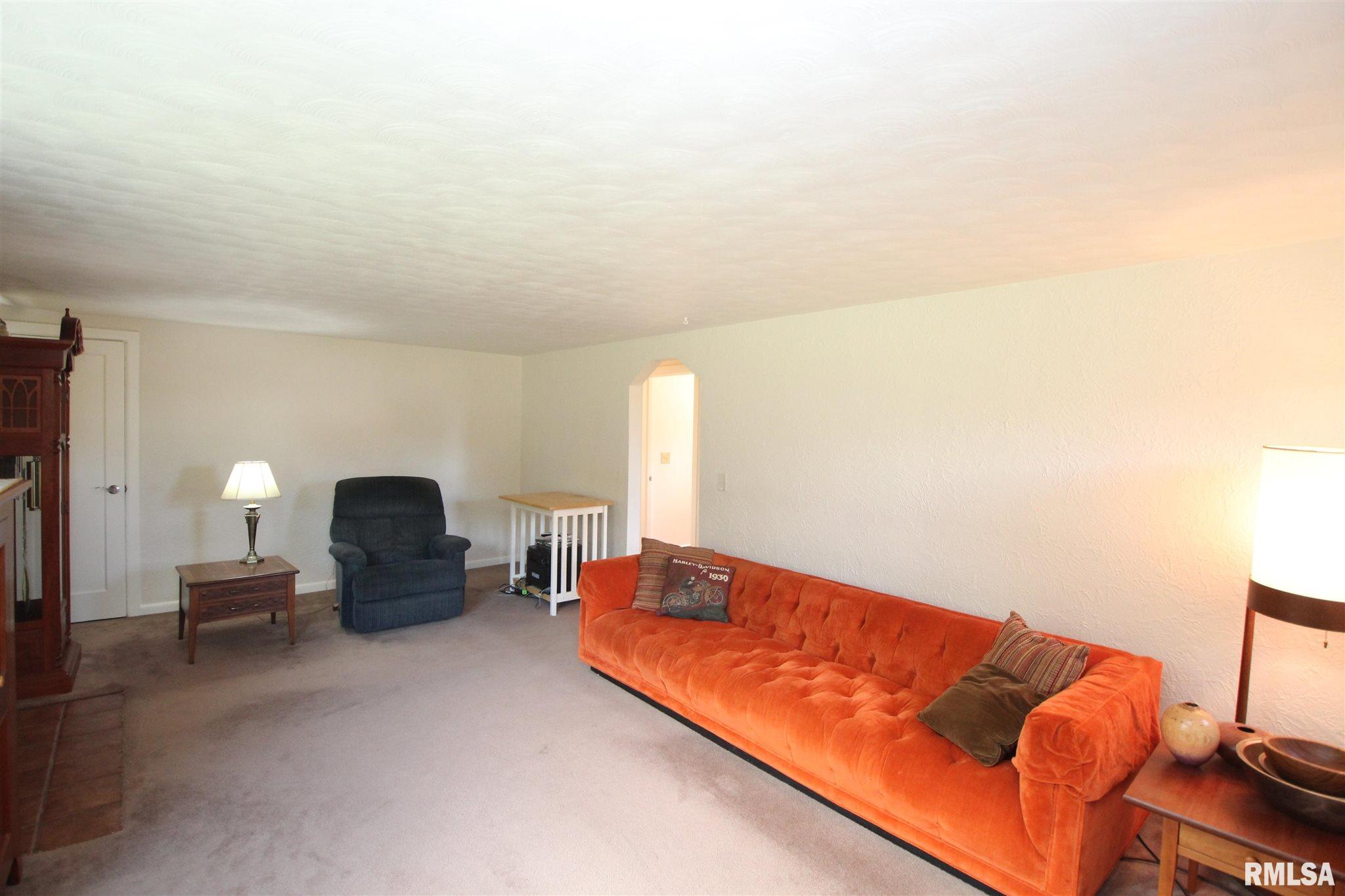 1489 Spring Bay Road East Peoria, IL 61611 - Photo 4 of 31 Gallery Image 4