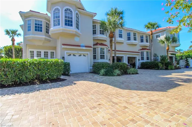 $16,000 | 453 8th Avenue South, Unit 106, Naples, FL 34102