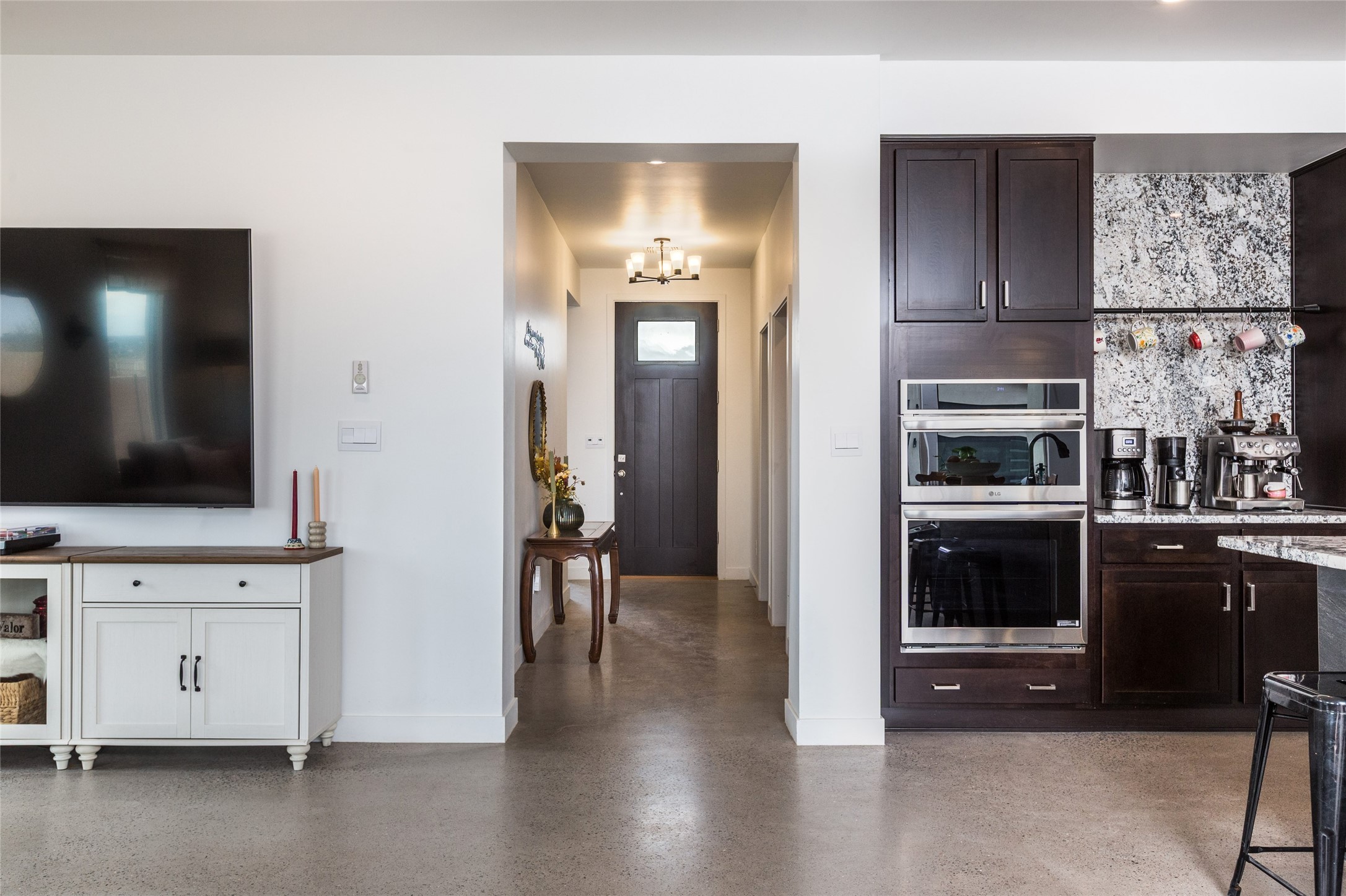 609 2nd Street Northeast Rio Rancho, NM 87124 - Photo 8 of 68