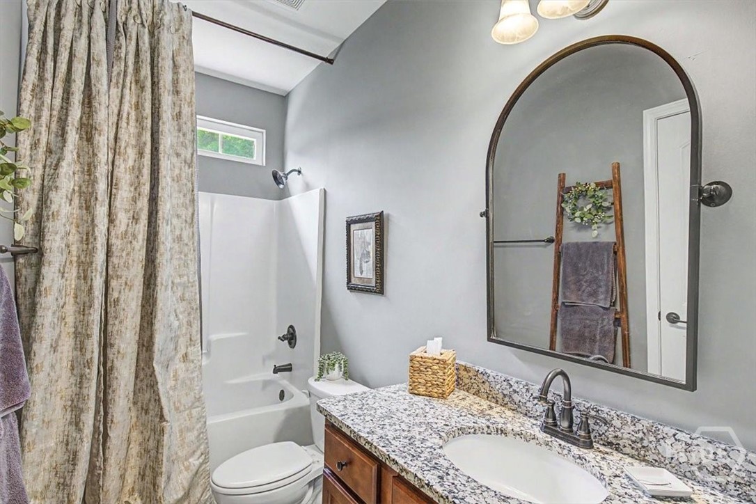 109 Red Oak Lane Rincon, GA 31326 - Photo 27 of 50 Hall bath; great natural light