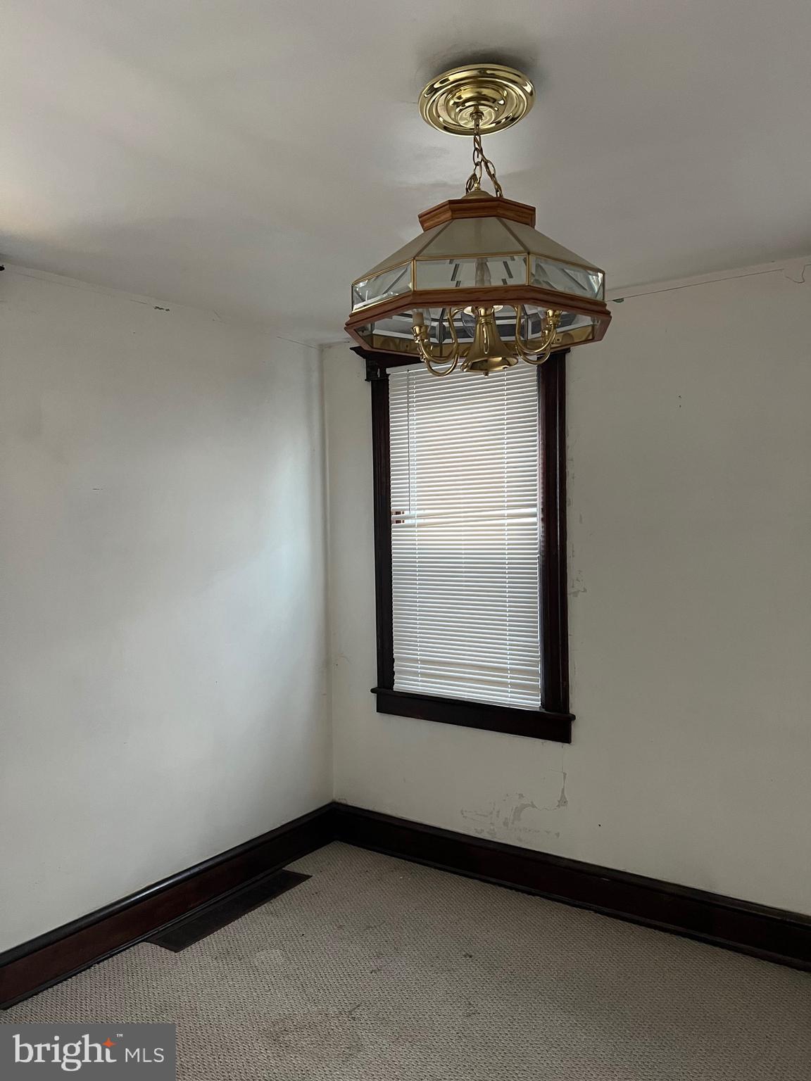 449 Baltimore Avenue Cumberland, MD 21502 - Photo 3 of 22 a close up of a mirror