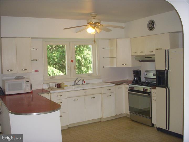 1718 Ridge Road Sellersville, PA 18960 - Photo 8 of 17 Kitchen