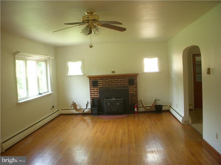 1718 Ridge Road Sellersville, PA 18960 - Photo 9 of 17 Living Room