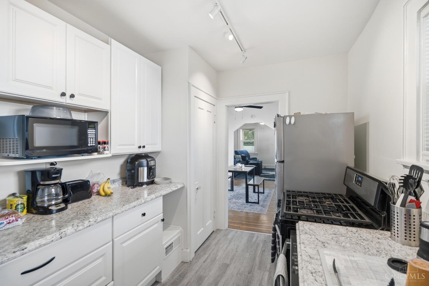 2874 Wasson Road Cincinnati, OH 45209 - Photo 11 of 24 Gallery Image 11