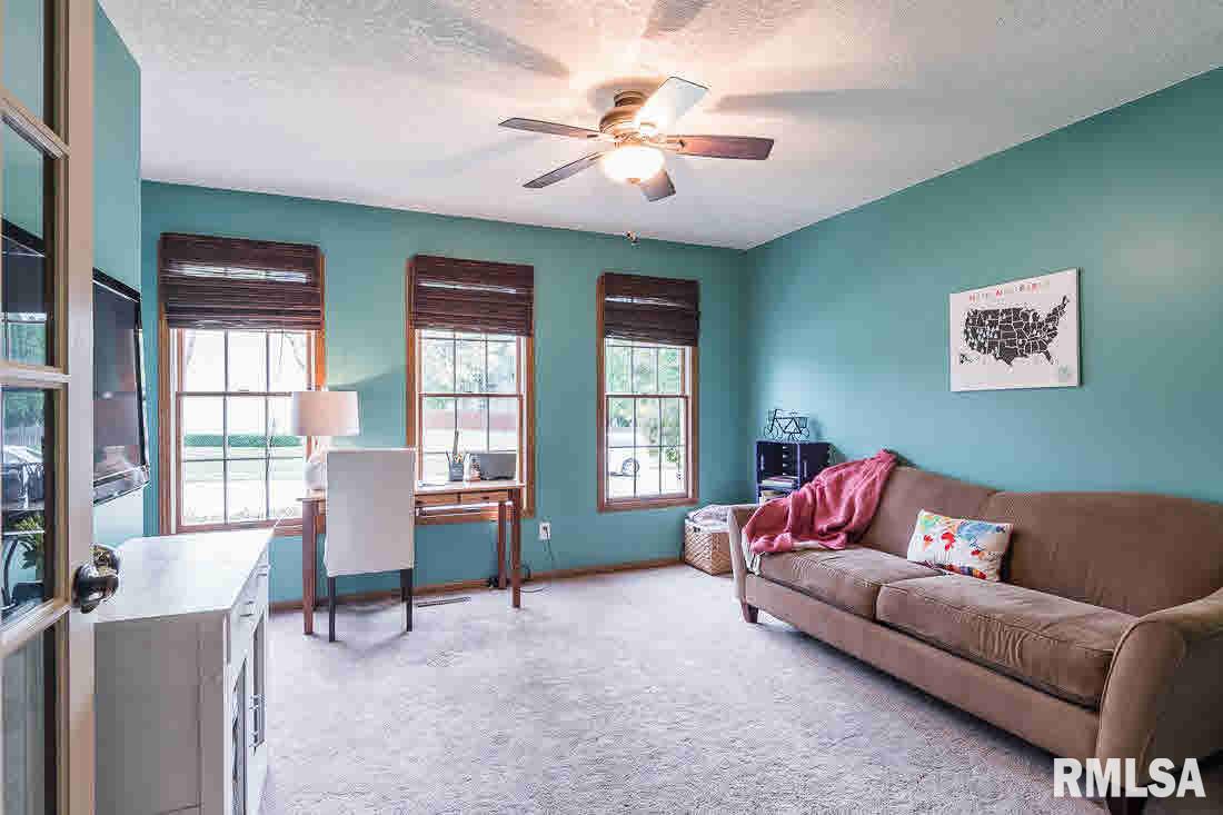 2690 Hunter Road Bettendorf, IA 52722 - Photo 6 of 24 Gallery Image 6