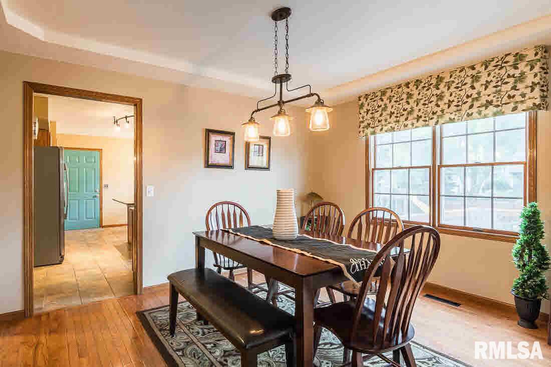 2690 Hunter Road Bettendorf, IA 52722 - Photo 10 of 24 Gallery Image 10