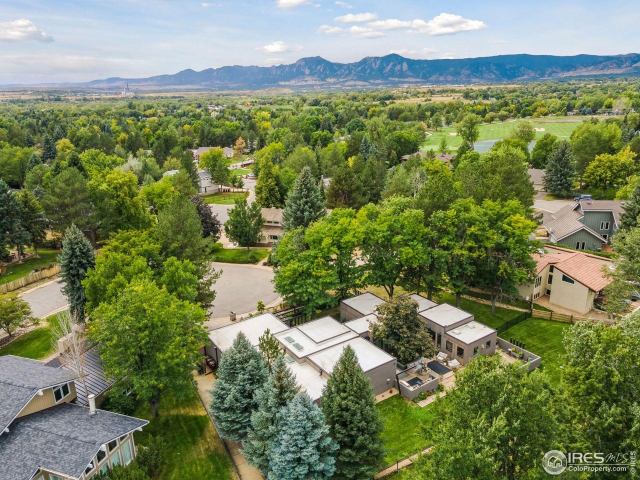 7323 Old Post Road Boulder, CO 80301 - Photo 36 of 40 Beautiful neighborhood