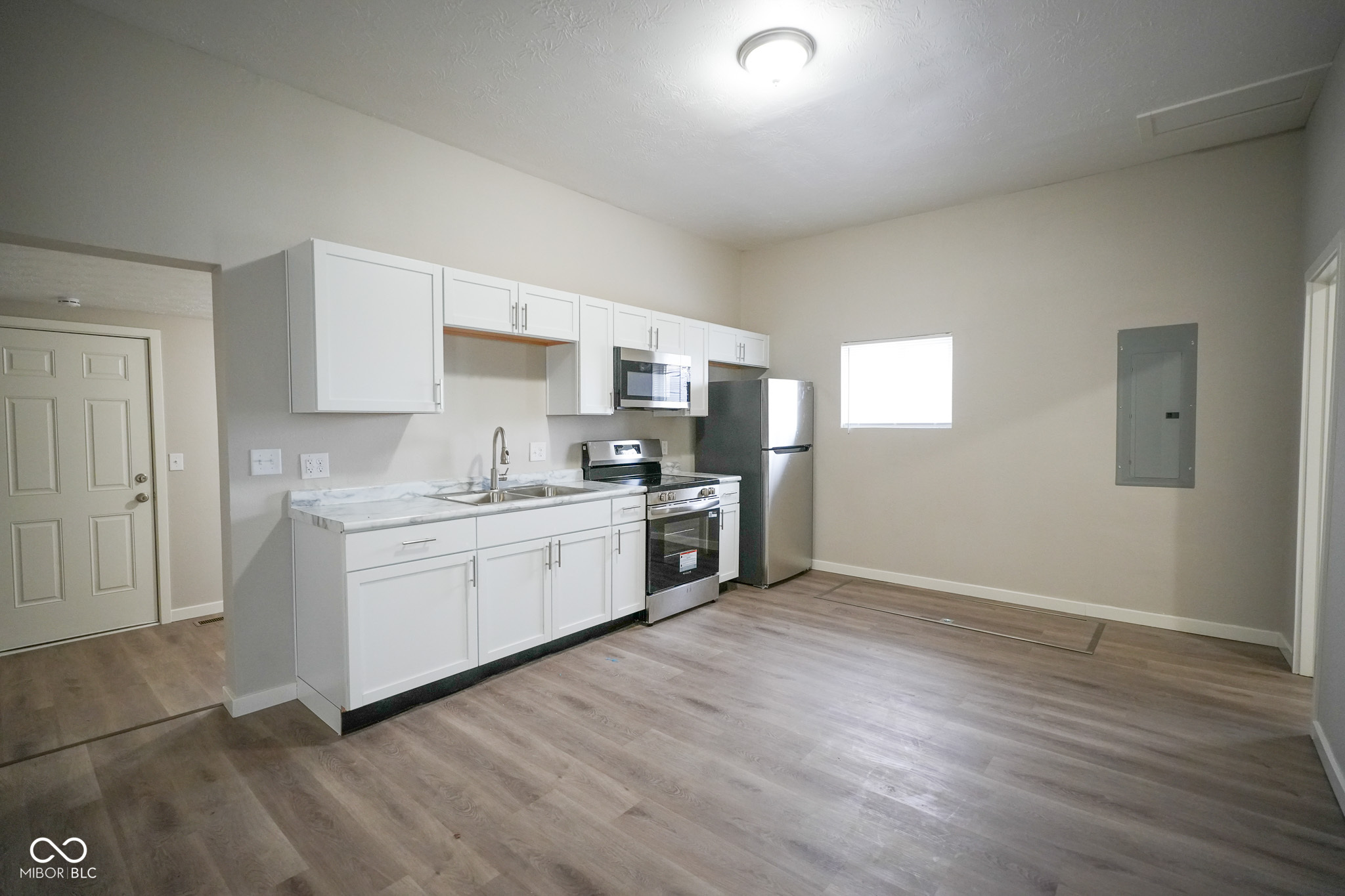 734 West 2nd Street Anderson, IN 46016 - Photo 2 of 18