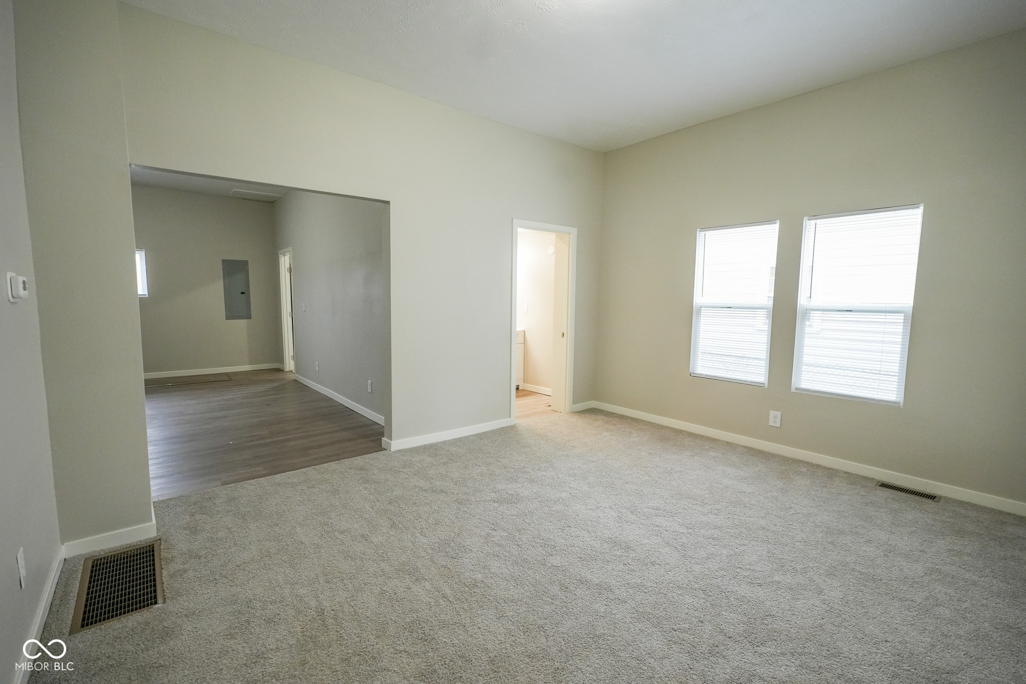 734 West 2nd Street Anderson, IN 46016 - Photo 3 of 18