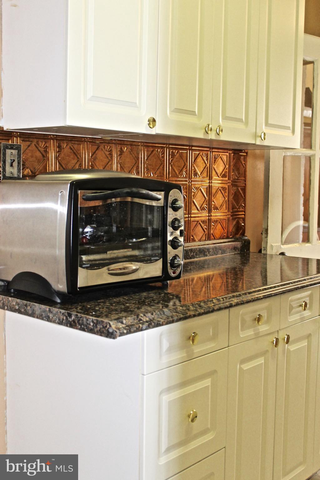 102 South Tremont Road Baltimore, MD 21229 - Photo 12 of 30 Kitchen