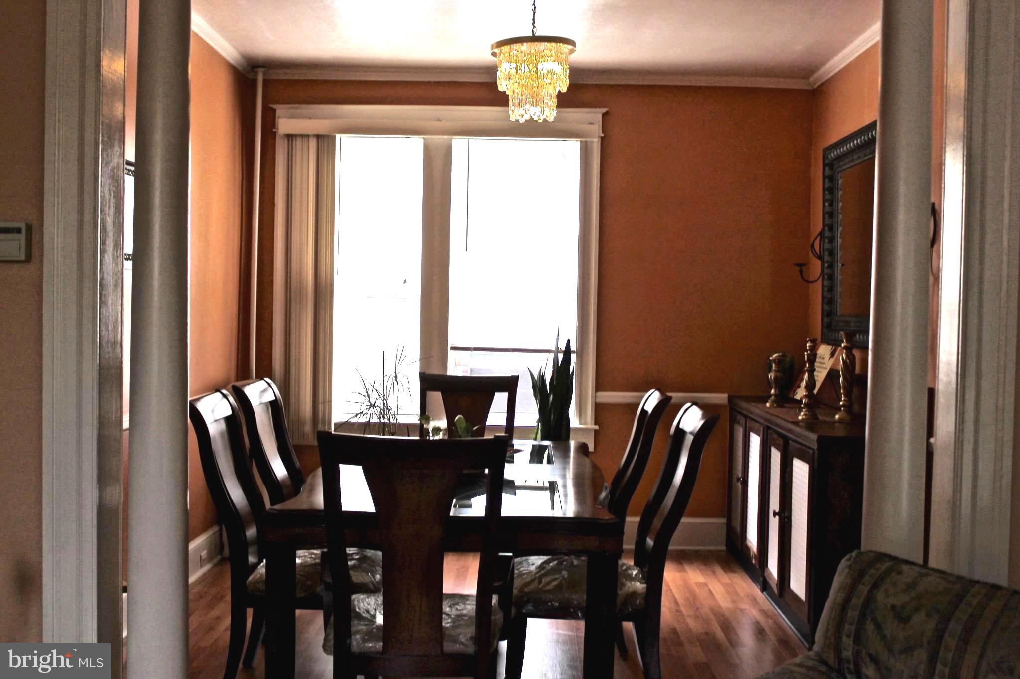 102 South Tremont Road Baltimore, MD 21229 - Photo 4 of 30 Dining Room