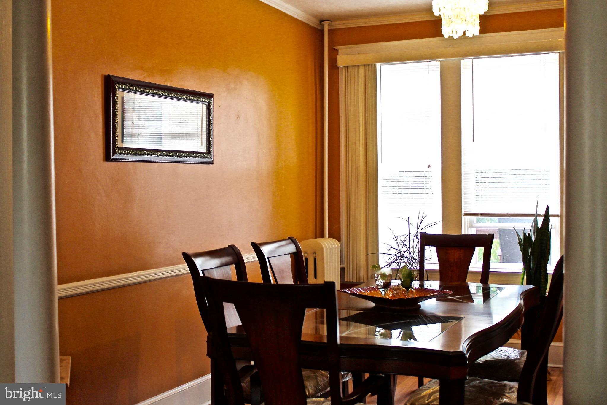 102 South Tremont Road Baltimore, MD 21229 - Photo 9 of 30 Dining Room
