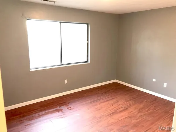 $975 | 1104 Arrowhead Drive, Unit D, Collinsville, IL 62234