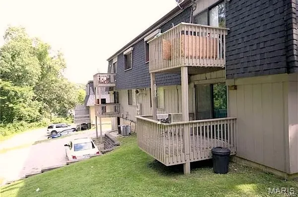 $975 | 1104 Arrowhead Drive, Unit D, Collinsville, IL 62234