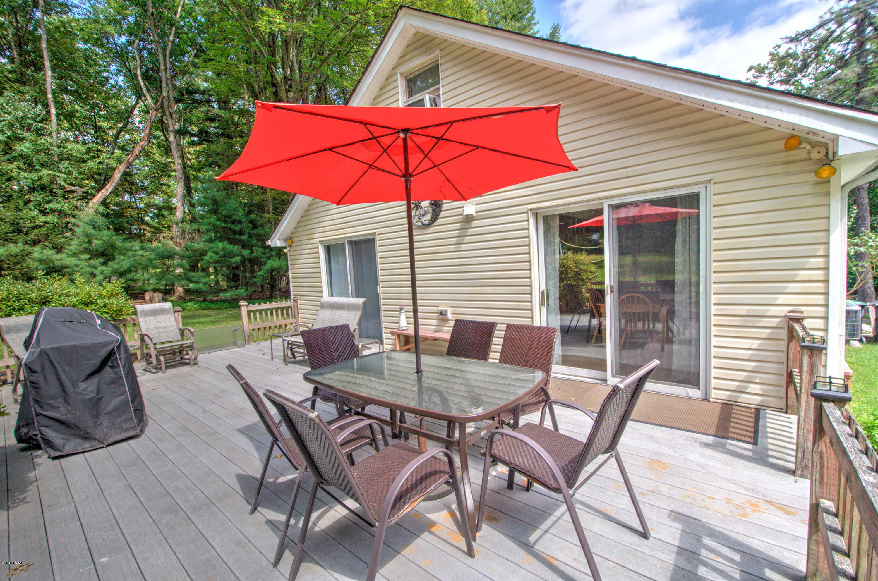 125 Old Oak Road Tafton, PA 18464 - Photo 25 of 35 21-Exterior deck3