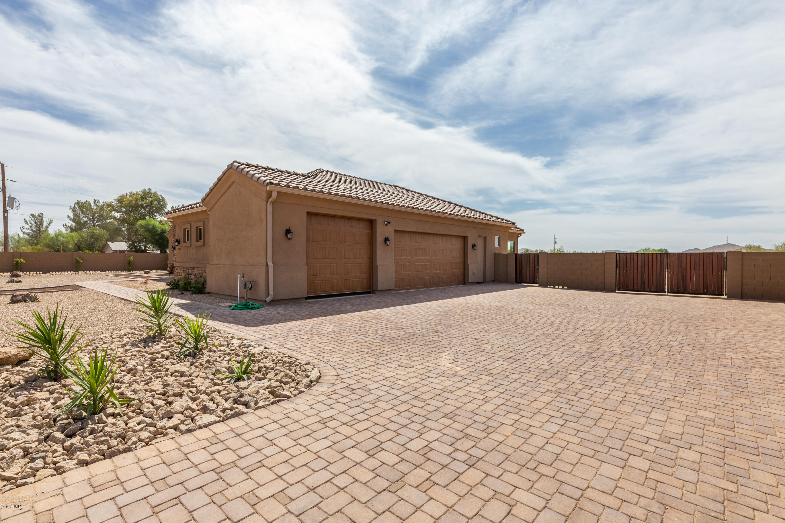 915 West Maddock Road Phoenix, AZ 85086 - Photo 49 of 51 Room for Toys