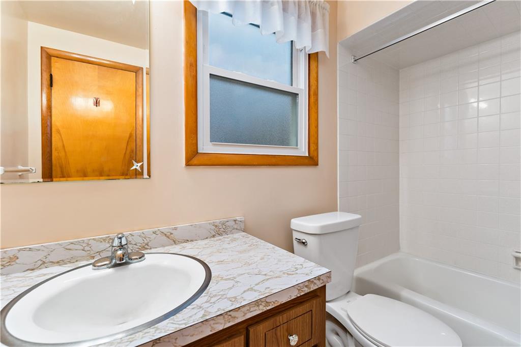 114 Grace Street McKees Rocks, PA 15136 - Photo 11 of 22
