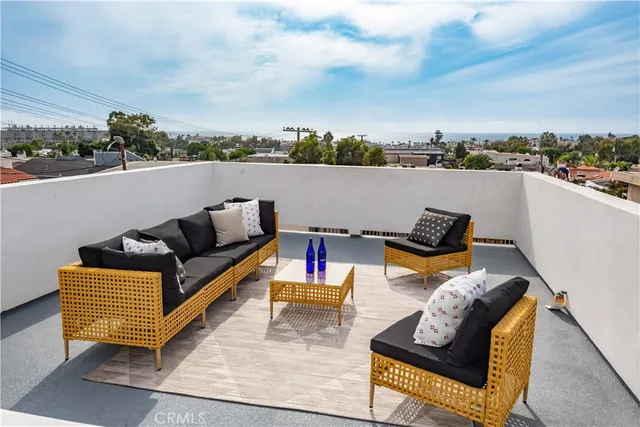 $3,190,000 | 707 2nd Street, Hermosa Beach, CA 90254