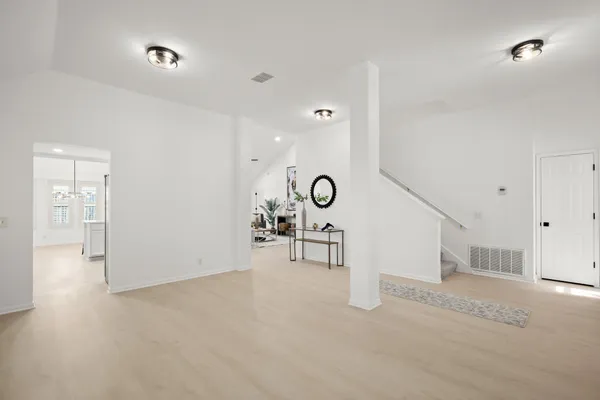 $374,900 | 310 Bailey Loop, Kyle, TX 78640