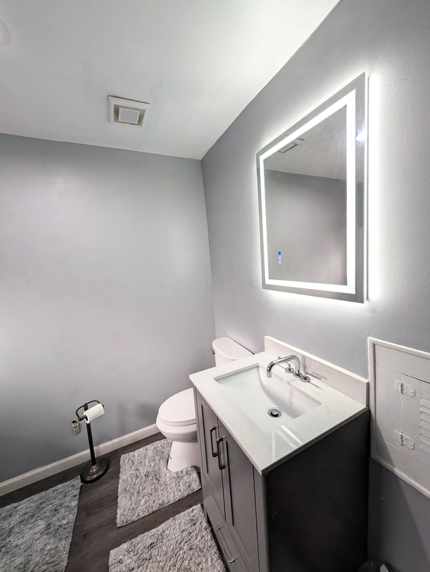 921 North Nelson Road Columbus, OH 43219 - Photo 5 of 6 Full bath