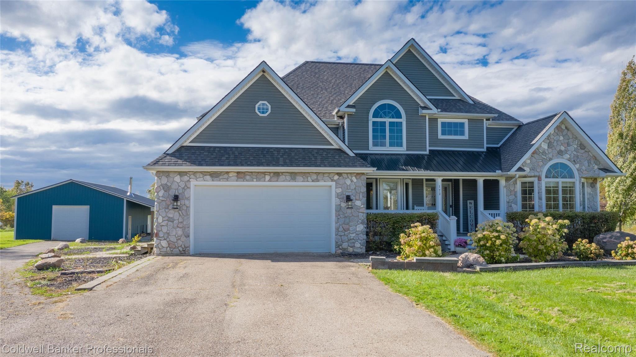 173 North Hayes Road Lapeer, MI 48446 - Photo 2 of 38 173_N_Hayes-29.jpg
