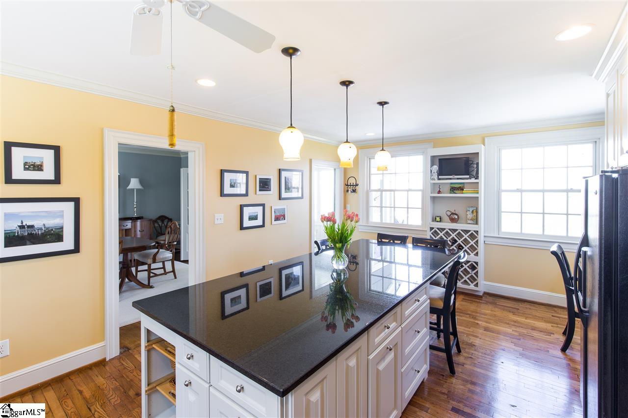 647 Altamont Road Greenville, SC 29609 - Photo 7 of 26
