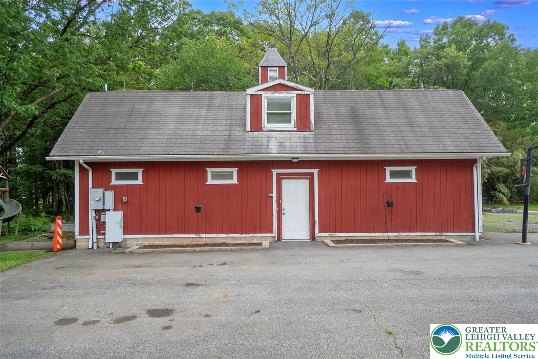 390 Forest Inn Road Lehighton, PA 18235 - Photo 6 of 87 Awesome Barn!
